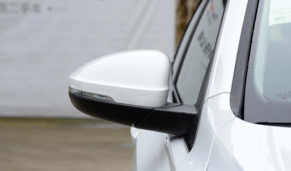 [大众汽车]大众又火了！小“迈腾”跌至9.09W，油耗5.5L，后悔卡罗拉买早了