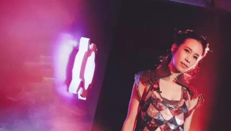 『莫文蔚』唯一一首被国语版打败的粤语歌，连香港人都只喜欢国语版本呢