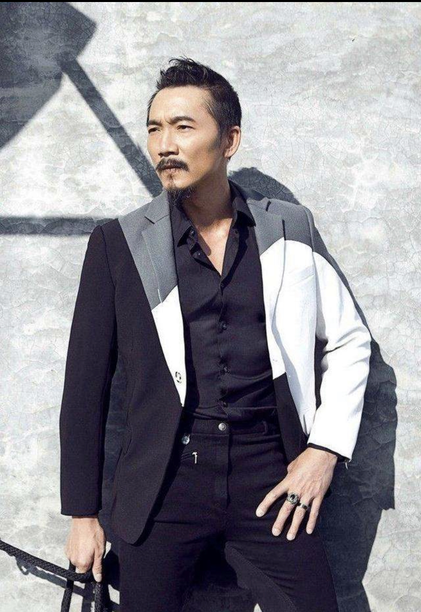 『周星驰』根本没有武术功底，却演了一辈子的武侠片，周星驰都给他跑过龙套！