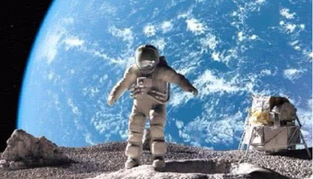 『月球』在月球上睡24小时, 相当于地球多少年? 科学家的回答出乎意料