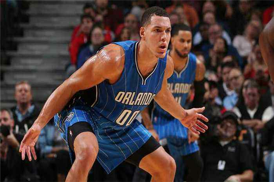 火箭队：球队阵容大换血，火箭队交易两名锋线球员，未来表现值得期待