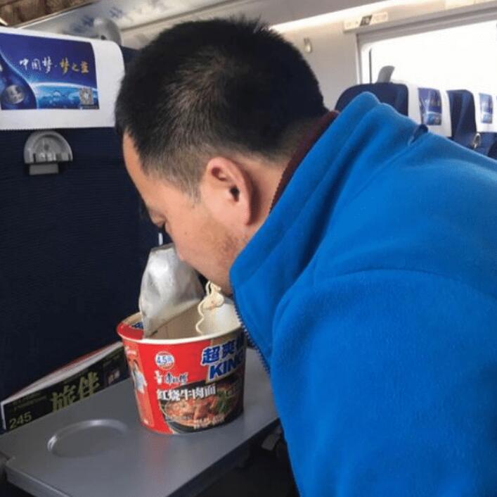 泡面|泡面界的“爱马仕”，力压康师傅和统一，李佳琦：好吃到忘乎所以