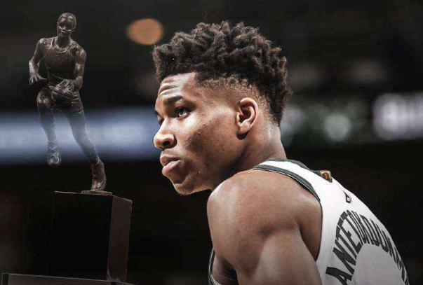 名人堂|翻遍NBA历史74年，得过MVP全都进了名人堂，只有他可能进不了！