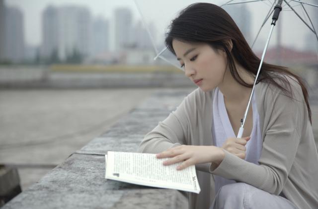 刘亦菲：娱乐圈冷知识：刘亦菲在18岁就拍完了之前播出的所有电视剧