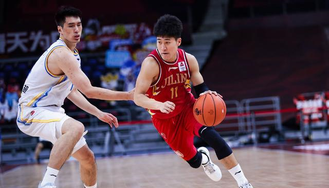 [吉林男篮]75分29板！CBA最强大杀器已诞生，他才是中国男篮第1核心？