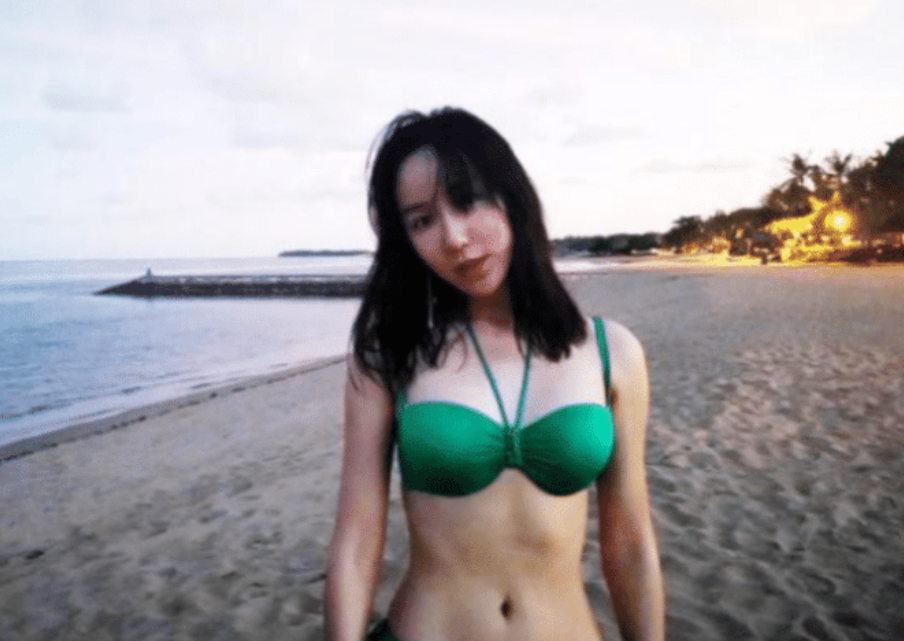 [胡一菲]当168“胡一菲”撞上167“美嘉”，网友：终于明白腿直和腿细哪个更重要