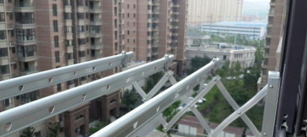 |将阳台打通和客厅成一体，5种方法解决晾衣服问题，太实用了！