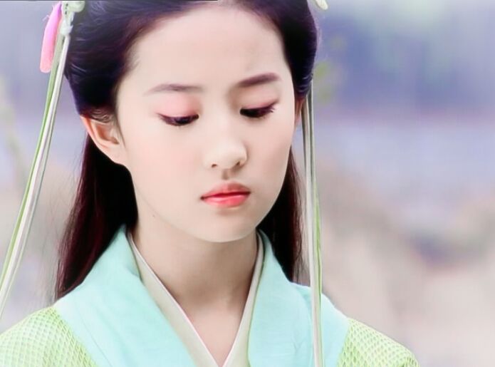 杨紫|用丝带撑起造型的古装美女:个个宛如天仙,到了杨紫画风却变了