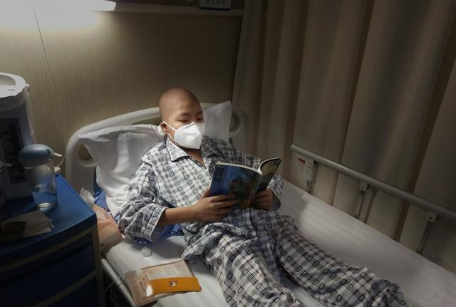 『中药』男孩血癌治愈10年后复发！8岁弟弟勇敢捐髓：我就是为哥哥而生的