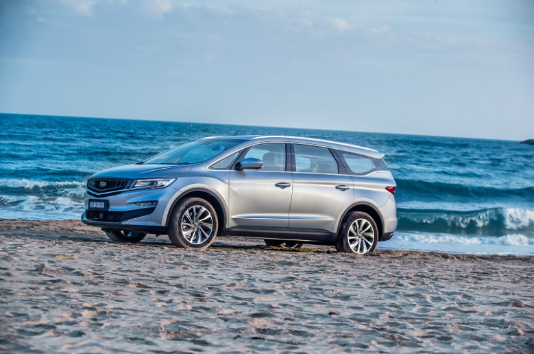 [吉利嘉际]新宝骏RM-5对比吉利嘉际哪个好？这款更能智取消费者欢心