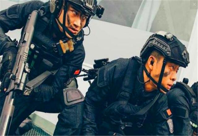 []为什么红海8人小组，打150人很难，而战狼一个人可以打一支军队？