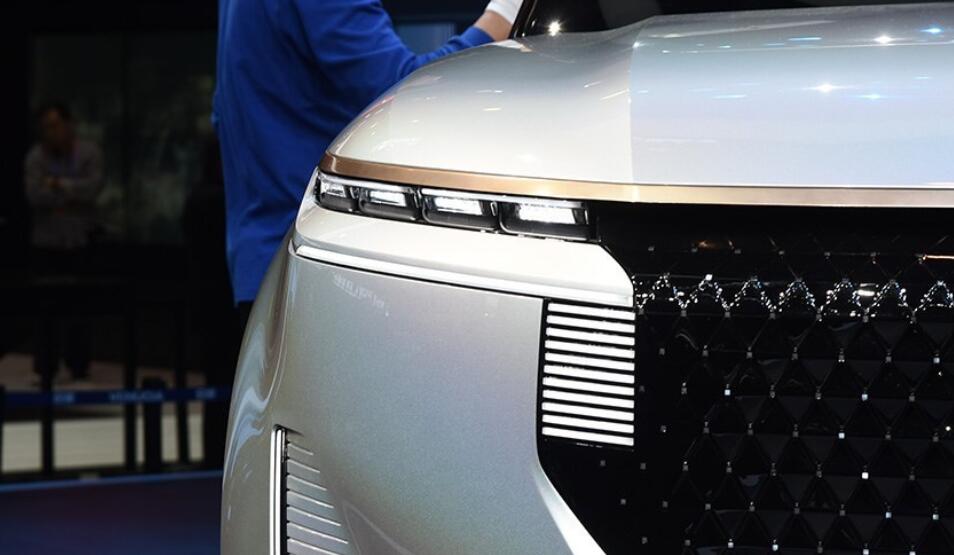 路虎揽胜■H9买早了!全新“黑马王”亮相,2.0T+8AT,卖10多万比揽胜更霸气