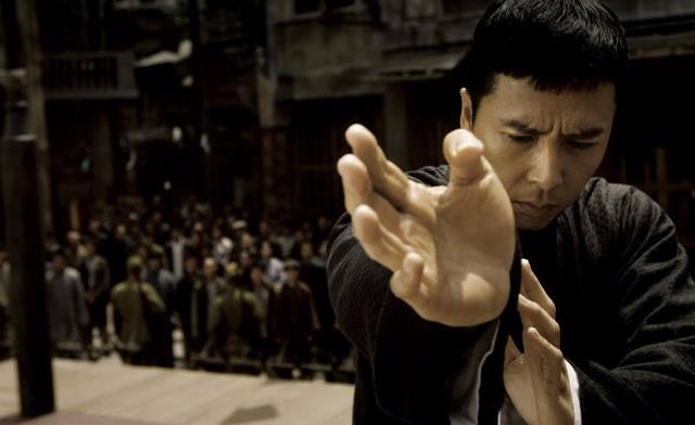 [叶问]抽鸦片，还抛弃发妻，我们都被甄子丹的《叶问》骗了