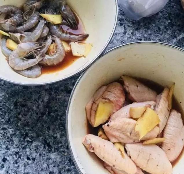 「鸡翅」教你做三汁焖锅，学会这道菜，可以在朋友圈炫耀半年了！