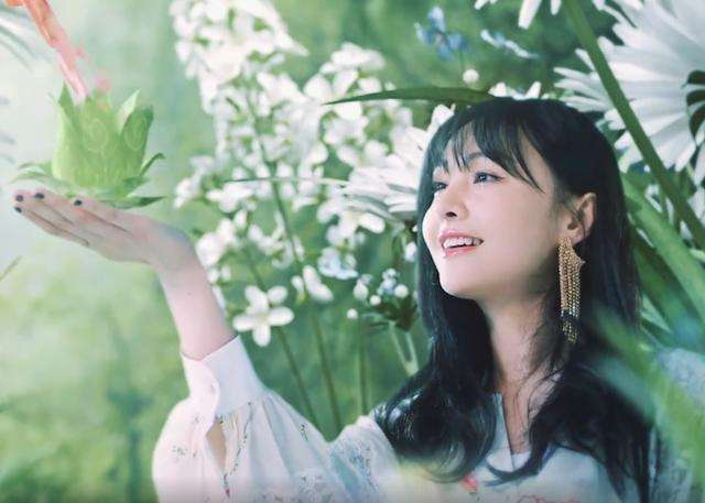 郑爽：郑爽又作妖，直言吴倩年龄大，还抢张新成座位