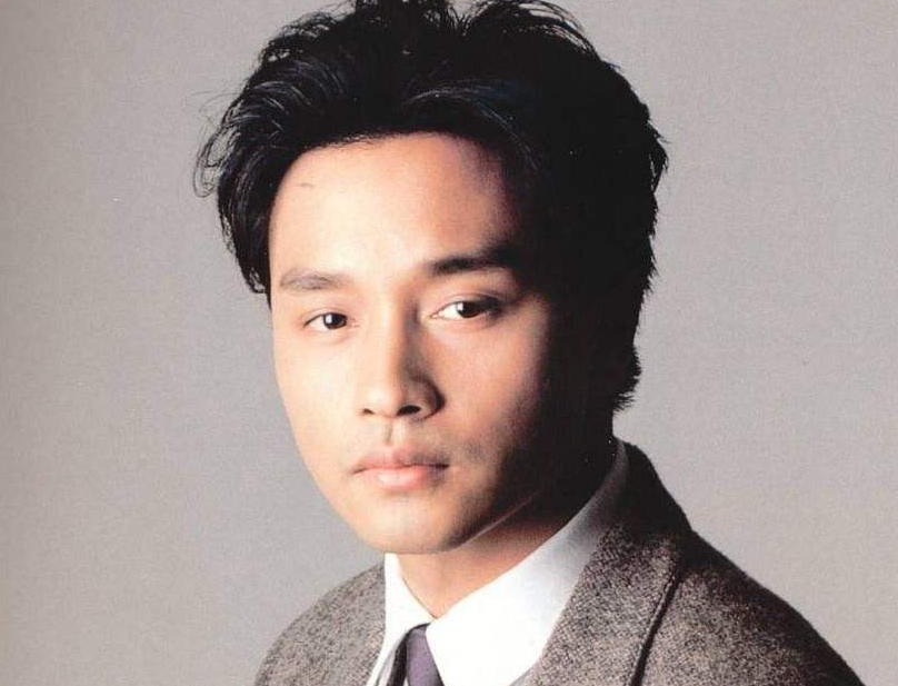 [张国荣]一代巨星张国荣，乐坛影坛都创造了辉煌，却也遭到过质疑