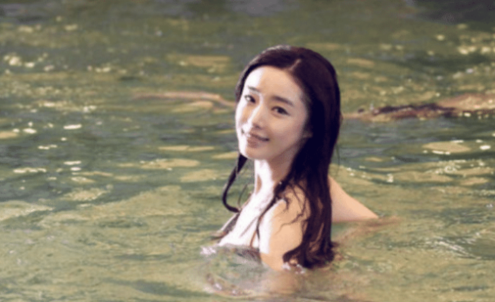 |负债800亿跑去国外，还带走61亿跟明星女友，父亲去世都不敢回