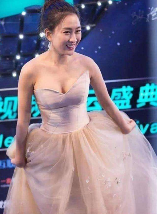 李小璐|104斤马苏与84斤李小璐，仅仅相差20斤，网友：到底差在哪里了？