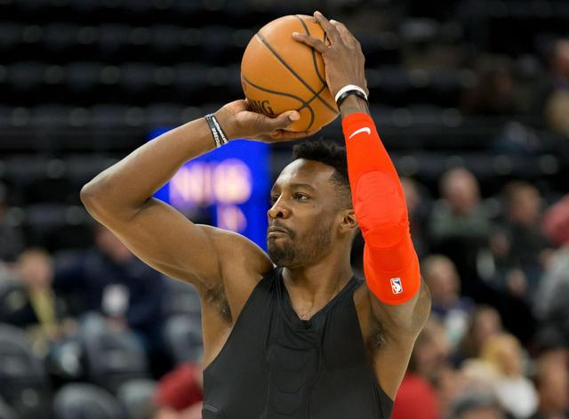 火箭队|首场热身赛 火箭的排兵布阵透露出诸多信息 轮转次序或许已定