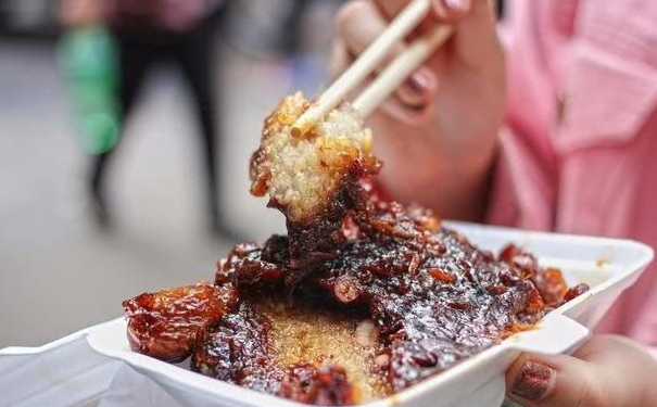 「舌尖上的中国」《舌尖上的中国》让它彻底膨胀了!2元一直涨到了10元,顾客:早就该关门了