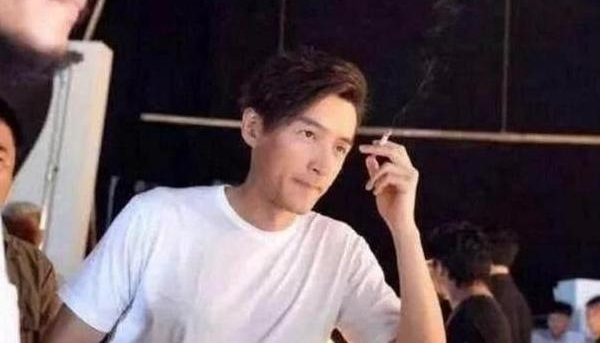 豪门|圈内大佬都抽什么烟？中华几乎没人碰，赵本山的一般人抽不起