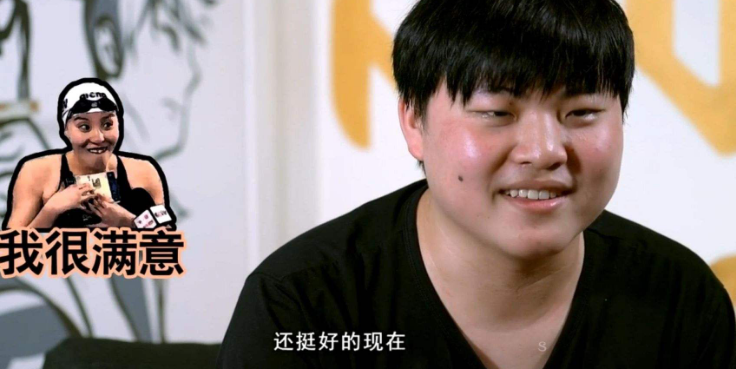 「神超」神超登顶国服失败,兑现诺言双马尾女装直播,Uzi都来点赞了