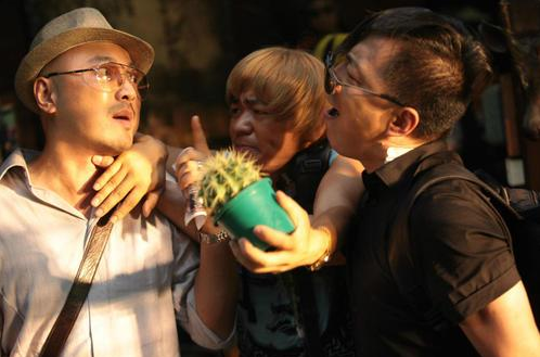 王宝强@王宝强：最难时的徐峥，我帮了他；我最难时，徐峥袖手旁观