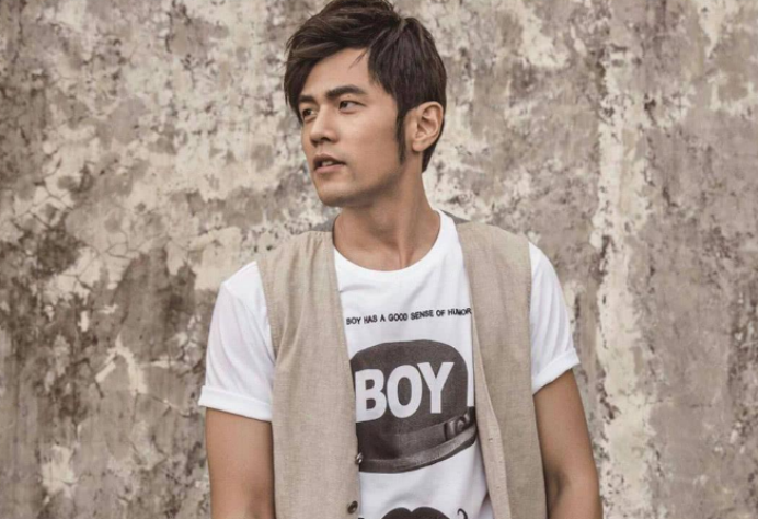 【肖战】他自己写歌自己唱歌，以一曲独特风格曲目，红遍了大江南北