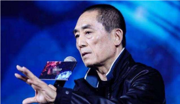 「张艺谋」投资10亿的电影拍成烂片，片尾曲却火的一塌糊涂，网友：扎心了