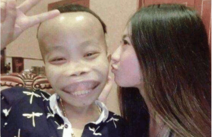 ■扮演“外星人”的陈山，停播两年后“变化太大”，压根认不出