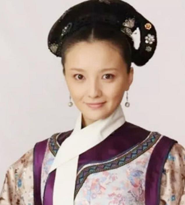 甄嬛传▲《甄嬛传》最初的定妆照被曝光后，网友们看清造型了之后：幸亏改了