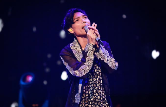 演唱会|演唱会迟到了“2小时”之久，忘词耍大牌都要占，最后他终于“凉凉”了！