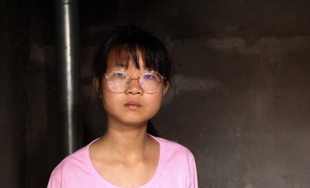 [标题党]残疾男收留无家孕妇，对方生下女儿出走，14年后孩子长大得知真相