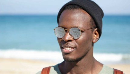 『俄罗斯』黑人几乎哪个国家都去，为啥唯独不去俄罗斯？  黑人表示非常无奈