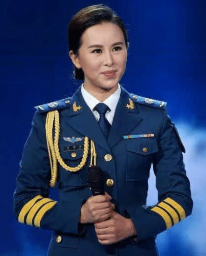 春晚：她因一首歌爆红连上7次春晚，因为“耍大牌”被封杀，今51岁却无人识