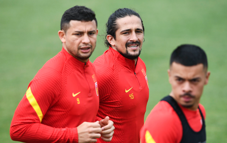 国足|重要消息！4名归化球员“已转会”国足，5人无进展冬窗或有2惊喜