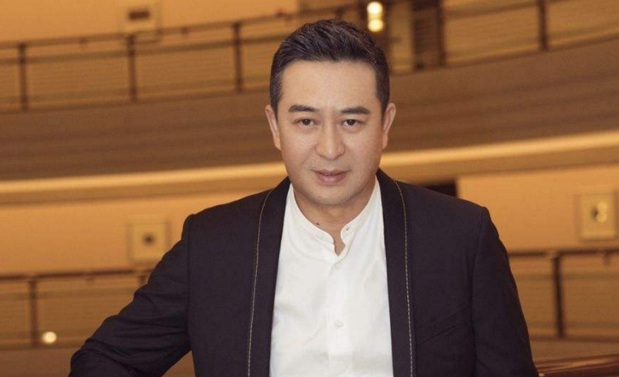 「张嘉译」她是“央视才女”,张嘉译因压力和她离婚,如今嫁给富商生活美满