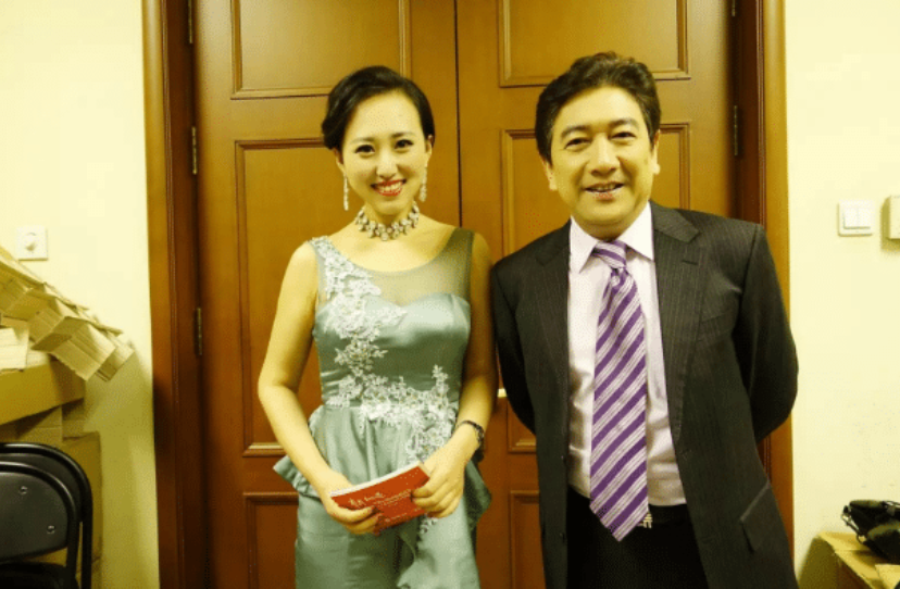 陈莉萍|曾红极一时的她,因病发福容貌大变,丈夫默默守护她27年不离不弃