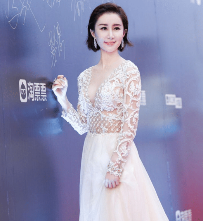 舒畅|有一种撩人叫作舒畅“隐形衣”，明明就一丝没露，却看得人心脏砰砰直跳！