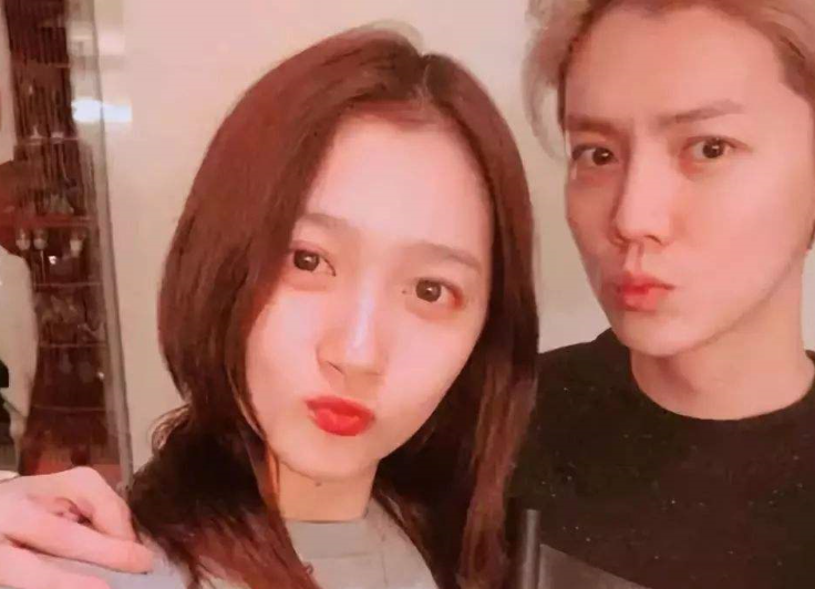 #关晓彤#当年关晓彤拍摄“卫生棉”广告，未P图遭曝光，网友：原来鹿晗好这口