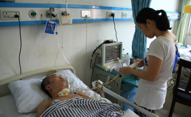 肝癌|42岁男子，确诊肝癌入院，提醒：身上若有\2红、3黄\，早查肝CT