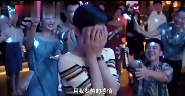徐文昌@《安家》徐文昌唱情歌表白，房似锦捂脸偷笑不敢看，这颗糖太甜了