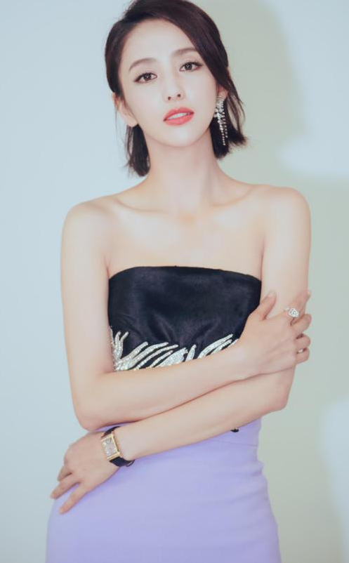 「佟丽娅」佟丽娅到底有多撩？当她抬腿的那一刻，网友：真当自己没男粉吗？