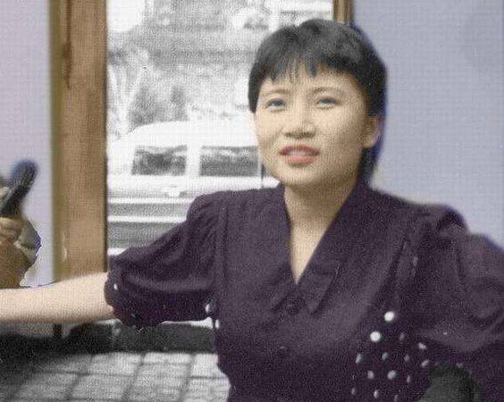 李娜|从当红歌后到削发为尼，从乐坛消失23年的李娜，得罪了谁？