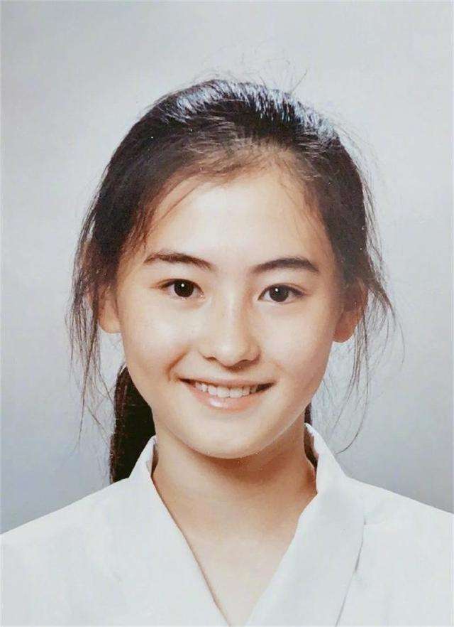 「王菲」张柏芝为何会输给大11岁的王菲？论富养女儿的重要性