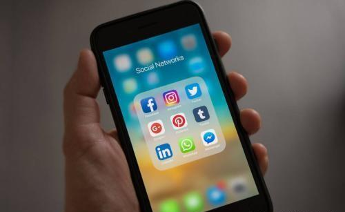 iphone12|?如何看待苹果手机越来越高的起售价格？