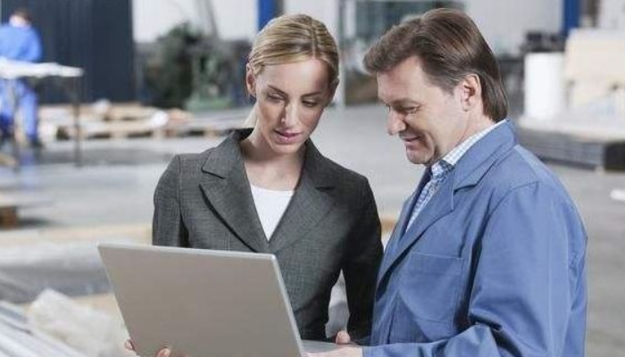 []想要跟领导搞好关系，怎么办？