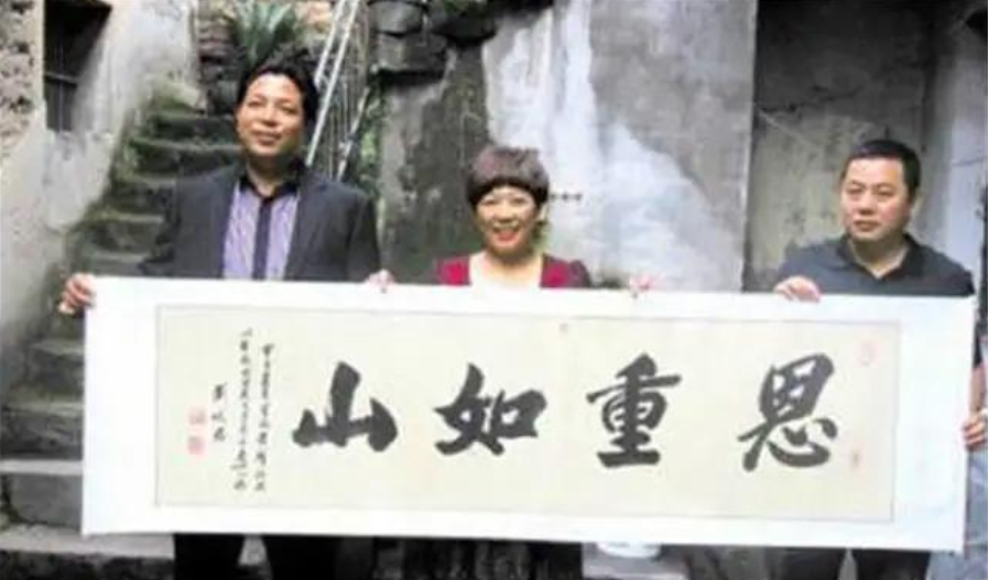 颜夕趣史|亿万老板潦倒时，她赠送食物和10元路费，21年后收到百万支票