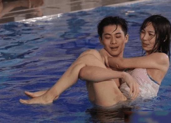 黄晓明|她是黄晓明前女友，32岁开启“霸气式长开”，如今日子过得越来越滋润