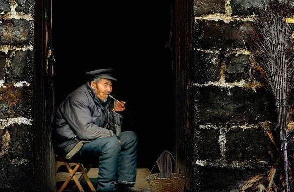 「公诉」老人拾荒培养孙子读研,孙子不让他参加婚礼,他现场戳穿孙子谎言!